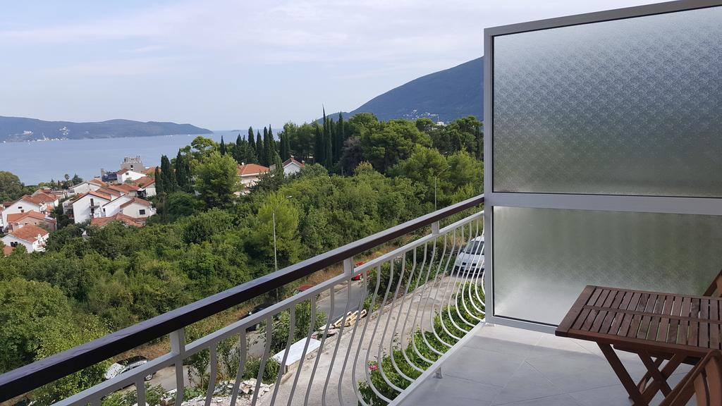 Apartments La Dolce Vita Херцег Нови Екстериор снимка