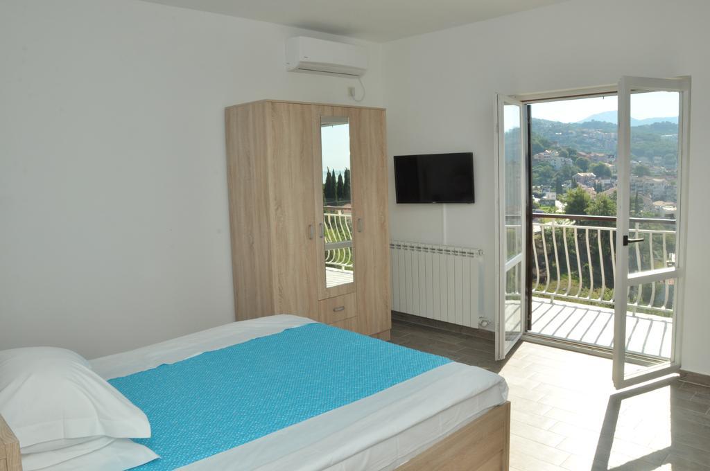 Apartments La Dolce Vita Херцег Нови Екстериор снимка