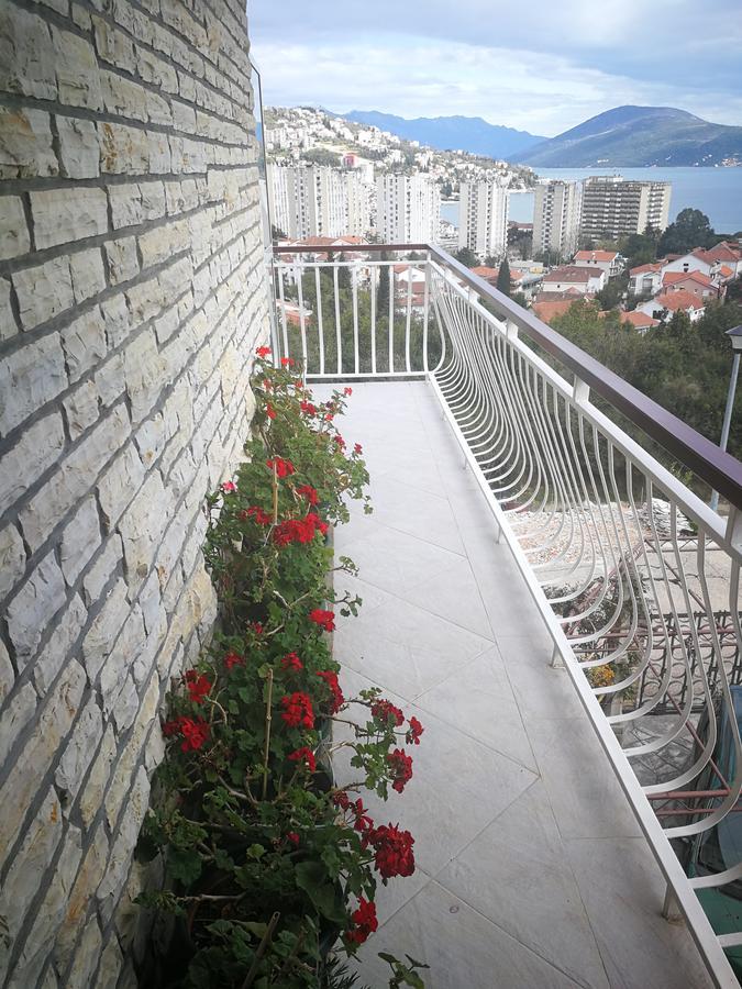Apartments La Dolce Vita Херцег Нови Екстериор снимка